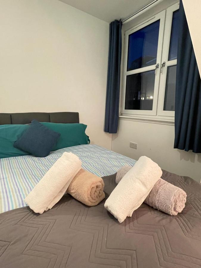 شقة Carvetii - Edward House D - 2 Dbl Bed 2Nd Floor Flat دنفرملاين المظهر الخارجي الصورة