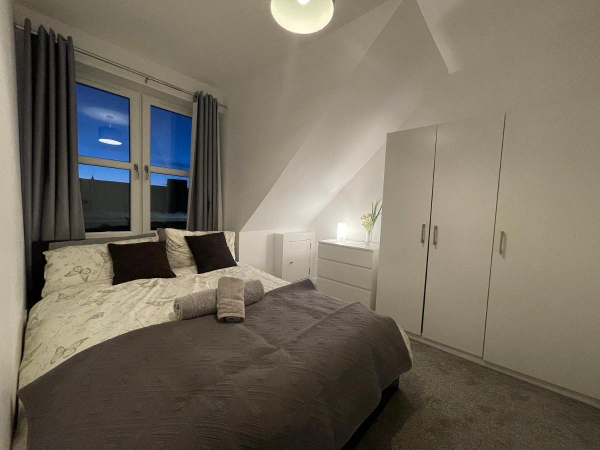 شقة Carvetii - Edward House D - 2 Dbl Bed 2Nd Floor Flat دنفرملاين المظهر الخارجي الصورة